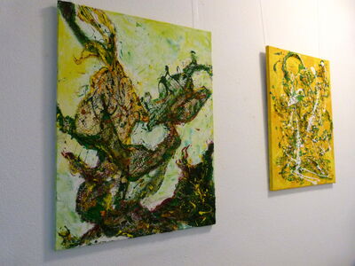 Foto von Bildern der neuen Ausstellung
